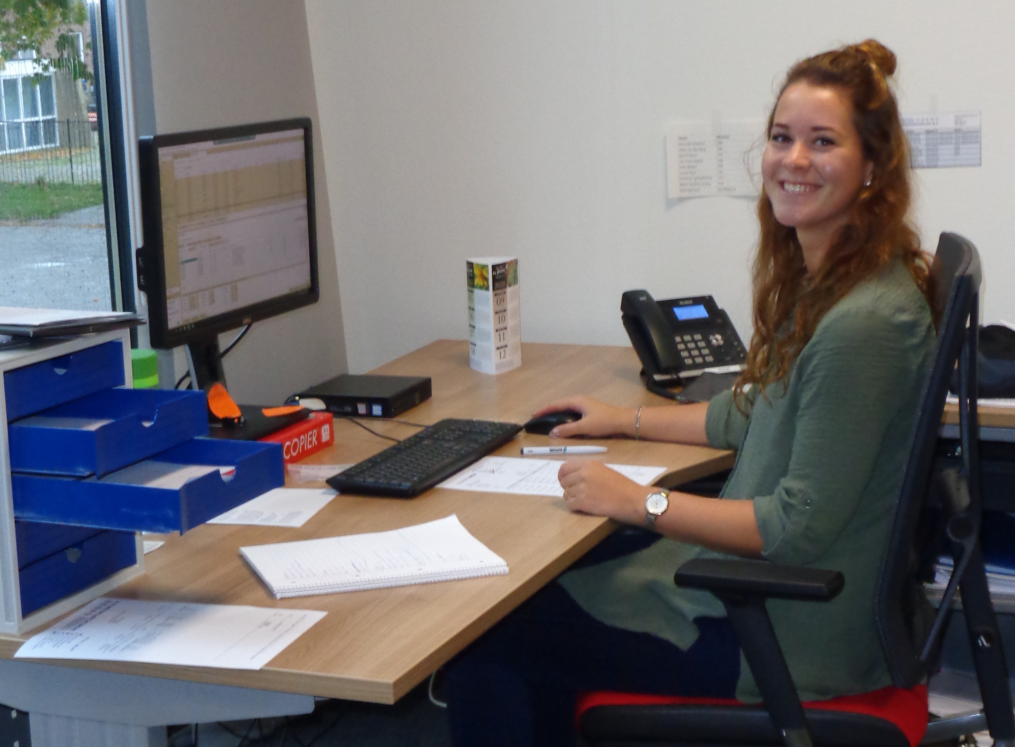 Janine Bakker is al weer een tijdje werkzaam bij BBA en ze vervult de rol als spil in het bedrijf met glans. Janine is (buiten vakanties) 5 dagen per week aanwezig.